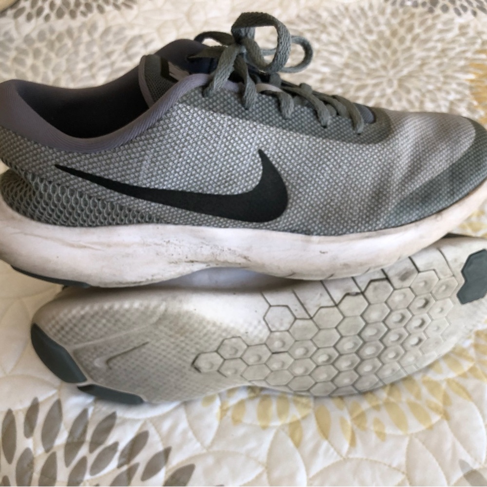 Men’s Nike flex experience run rn 7 sneakers us 9.5